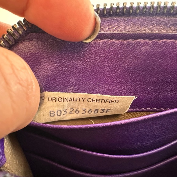 Bottega Venetta Purple Zippy Wallet - Picture 7 of 8